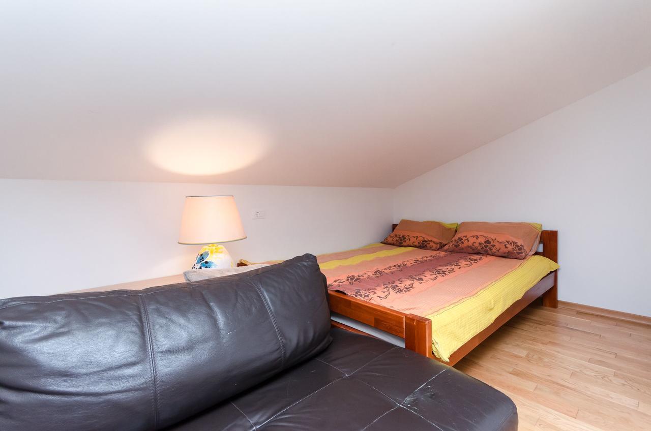 Apartment Goran ロヴィニ エクステリア 写真