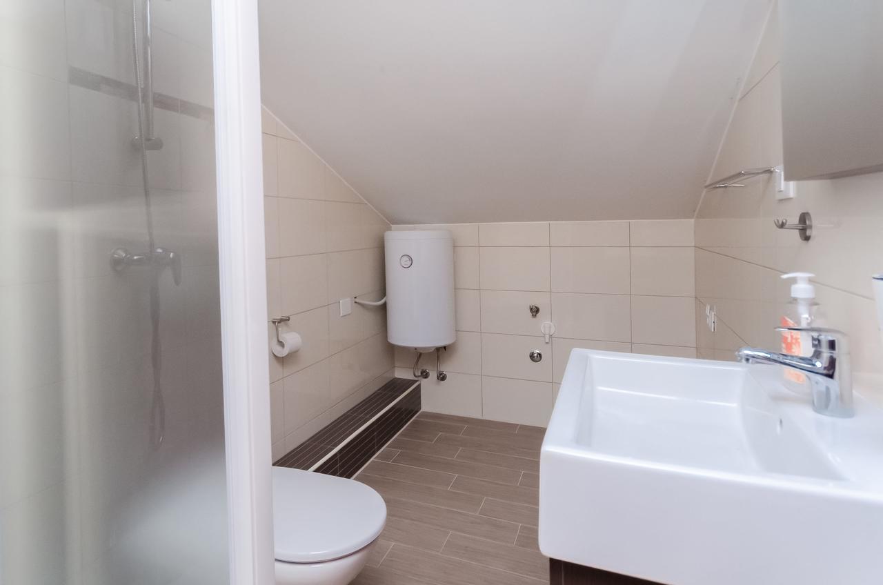 Apartment Goran ロヴィニ エクステリア 写真