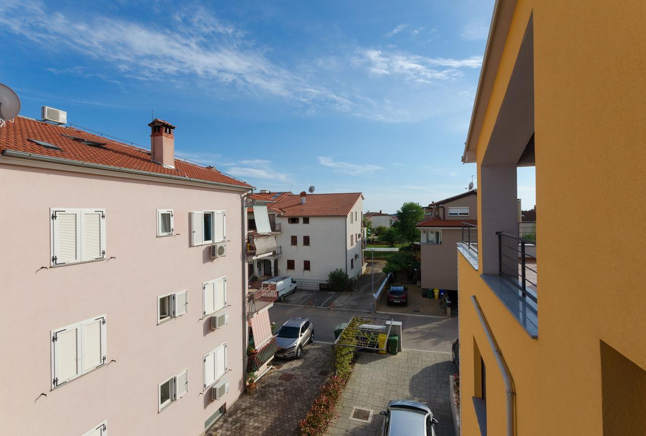 Apartment Goran ロヴィニ エクステリア 写真