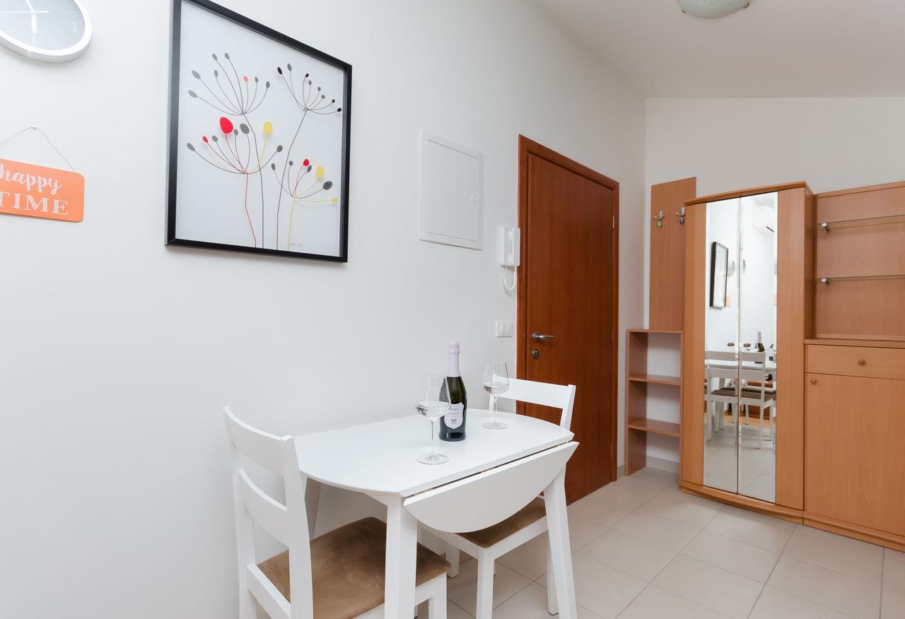 Apartment Goran ロヴィニ エクステリア 写真